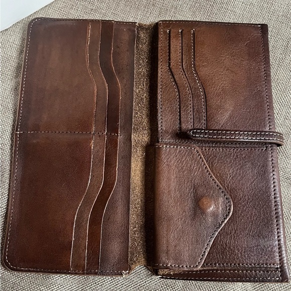 2/$30 Leteulo Wallet Brown Wallet/Organizer - Picture 3 of 9